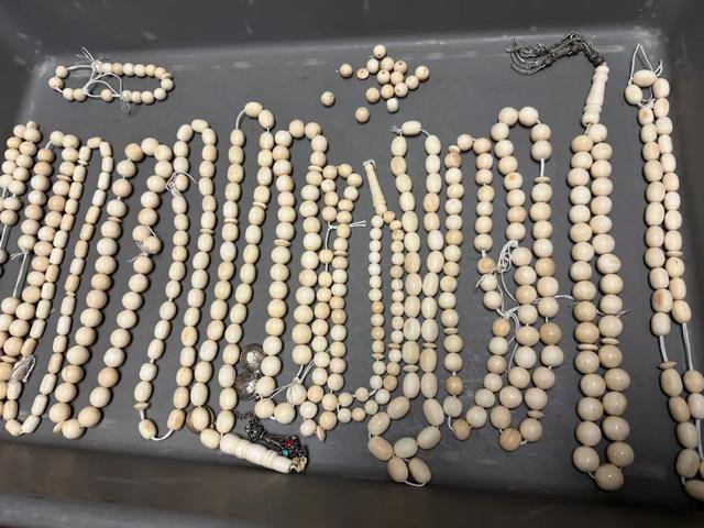 一名旅客違規(guī)攜帶象牙制品進(jìn)境被廣州海關(guān)查獲:廣州絲網(wǎng)制品

